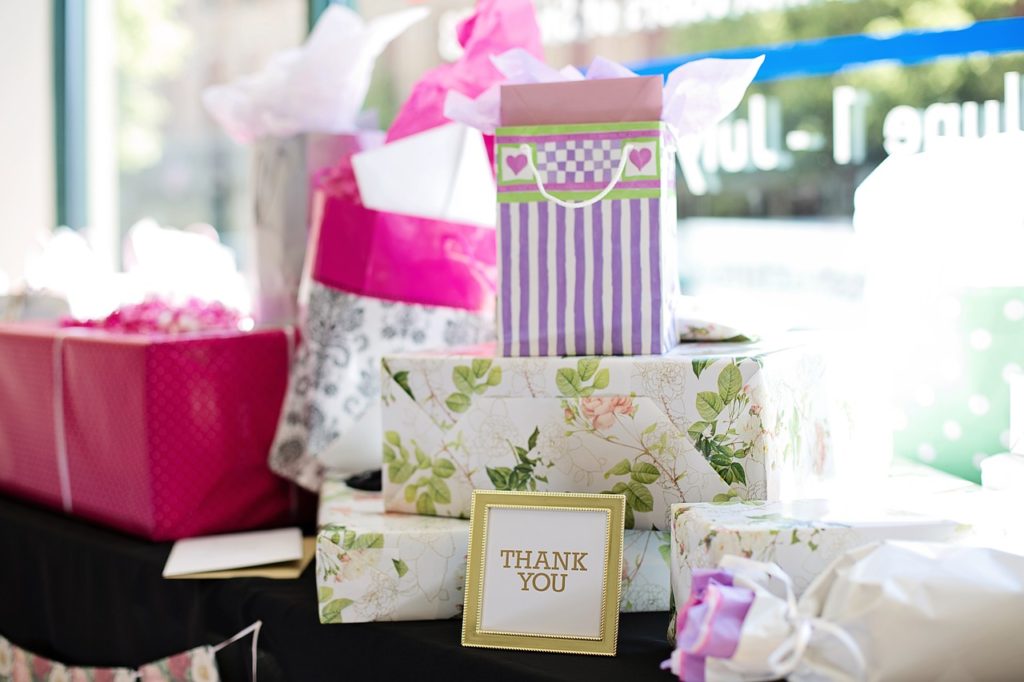 Amazing Gifts You Can Give At A Wedding